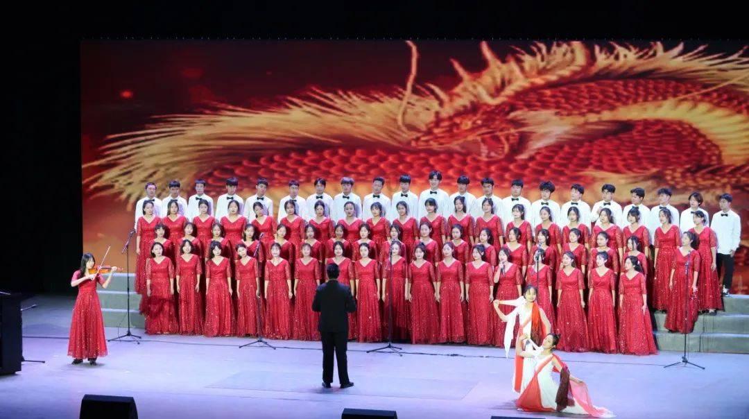 恐龙绝地逃生